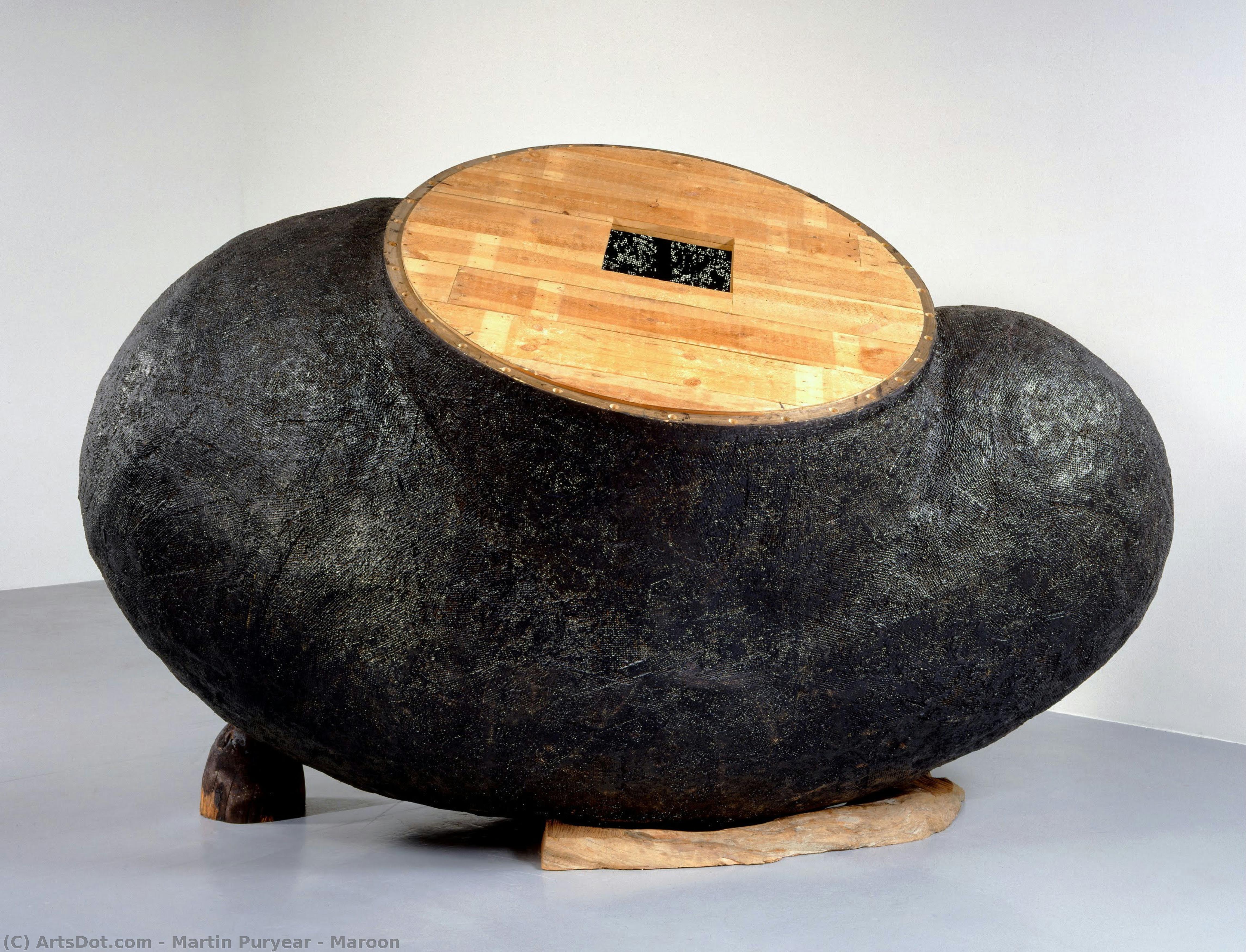 Maroon — Martin Puryear